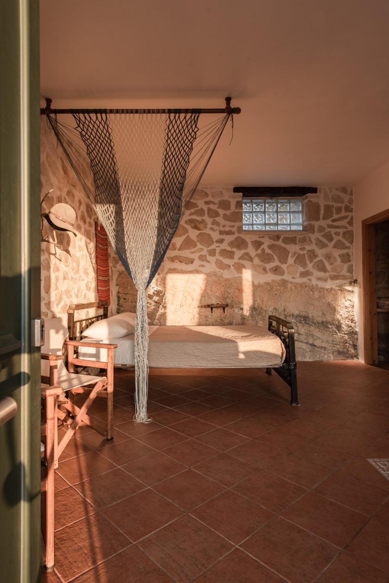 Anemos Guest House Koríthion Exterior photo